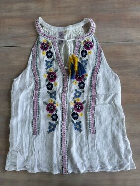 Boho Alya White floral Embroidered top with tassels XS